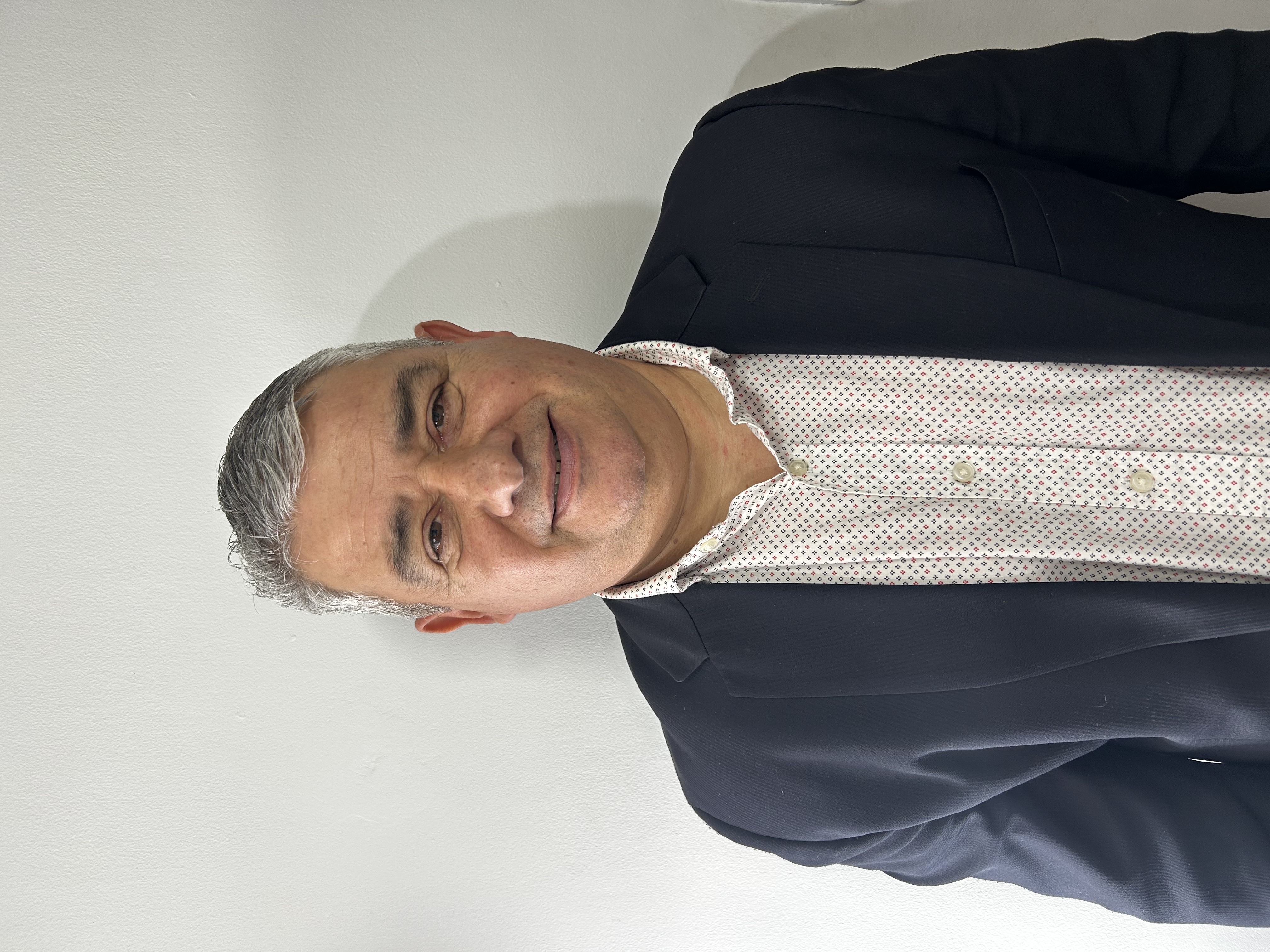 Dr. Gustavo Federico